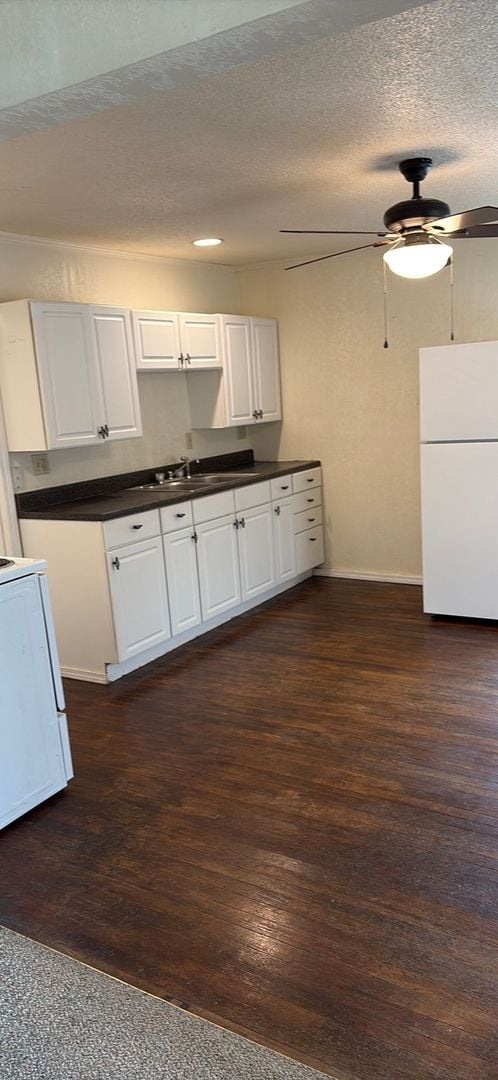 Building Photo - 1216 W James Ave