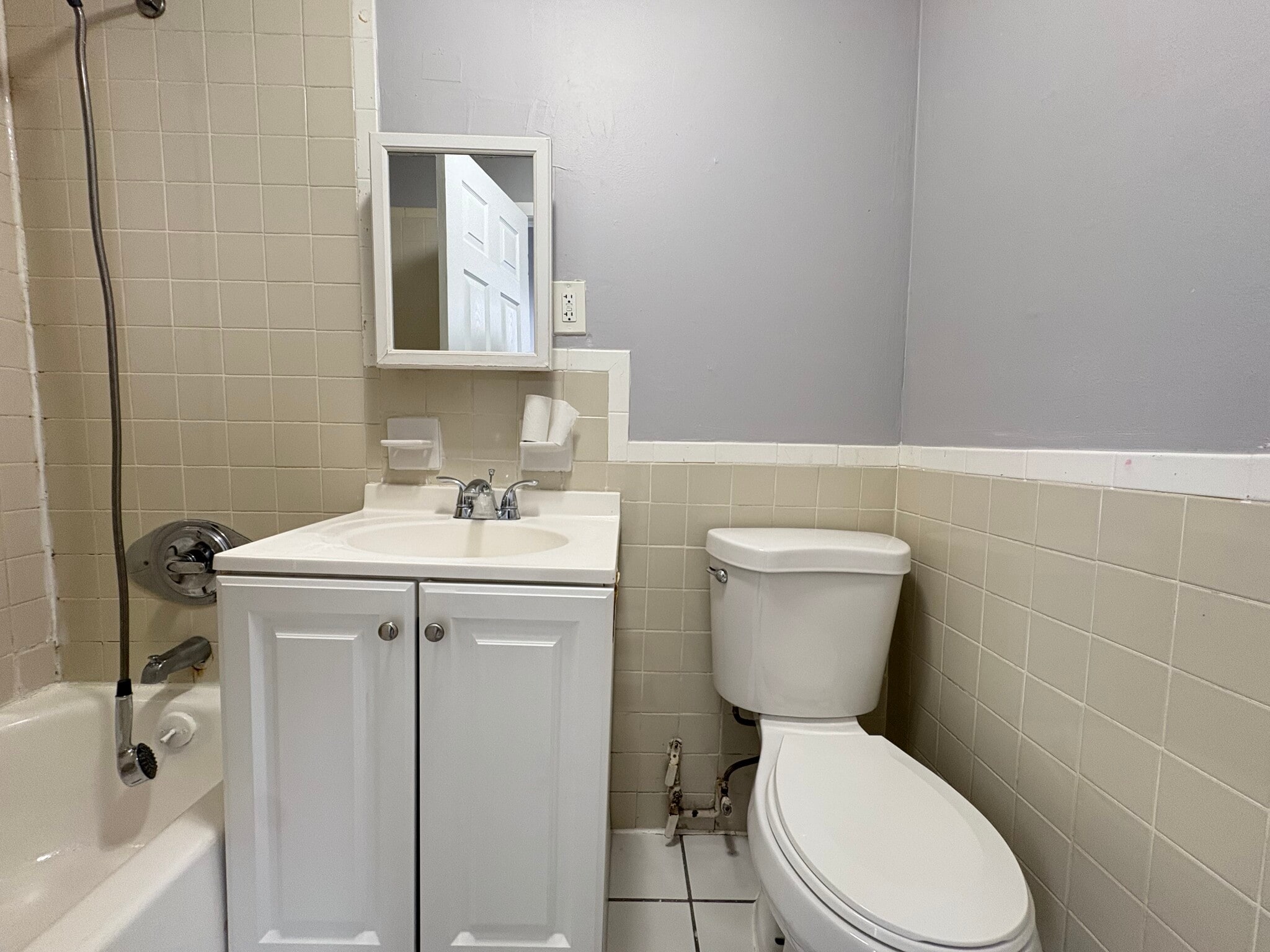 96 Stevens Ave 3L/6 - 91 Stevens Ave