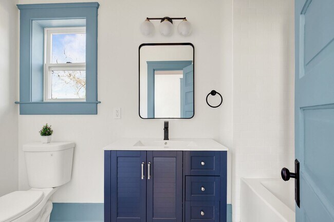 Building Photo - Eastside Beauty