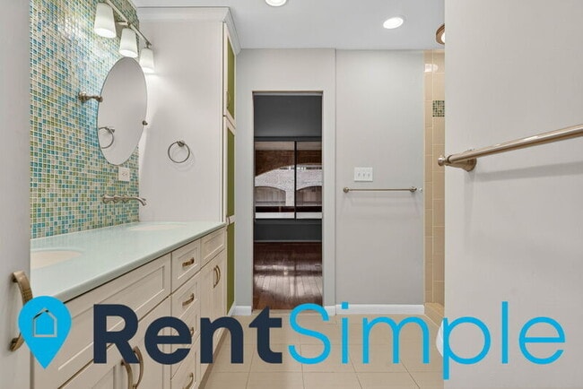 Building Photo - 1673 S Hayes St