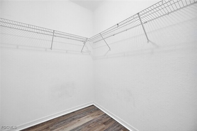 Building Photo - 2007 SW 43rd Terrace