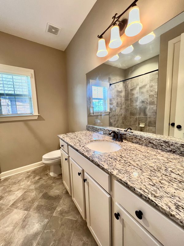 Building Photo - 5607 Pinetree Loop E