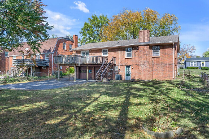 Building Photo - 1244 Gainesway Dr