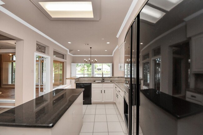 Building Photo - 39 Wild Meadow Ct