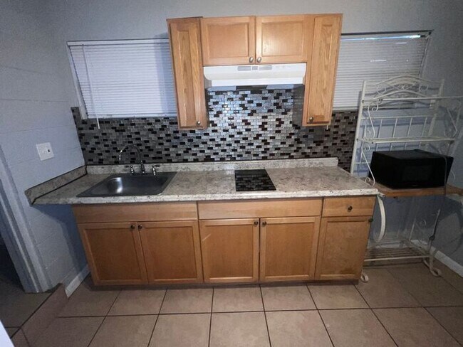 Building Photo - 8362 Cristobal Cir