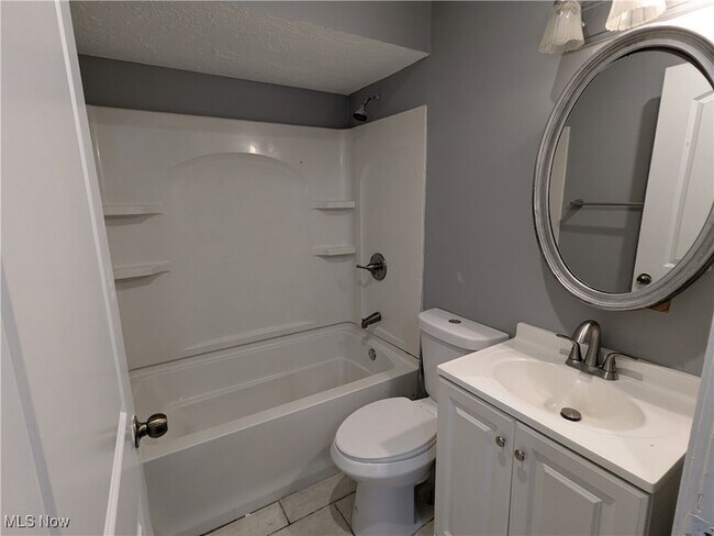 Building Photo - 16401 Home Ave