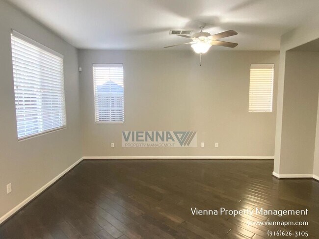 Building Photo - 131 Candela Cir