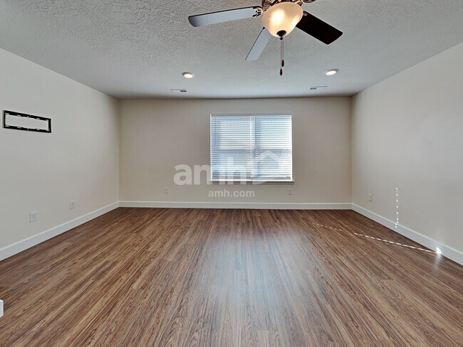 Building Photo - 2308 E Tumbleweed Rd