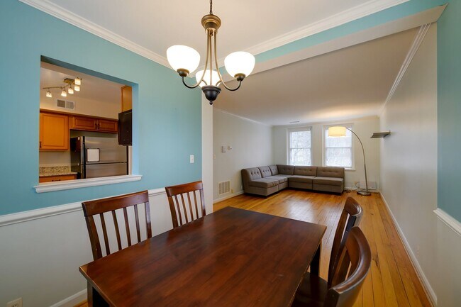 Building Photo - Updated 1BR in Iconic McLean Gardens is the Urban Retreat You've Been Looking For!