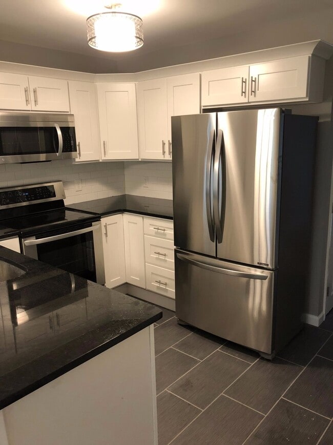 Building Photo - 3-Bedroom Home in Emmaus