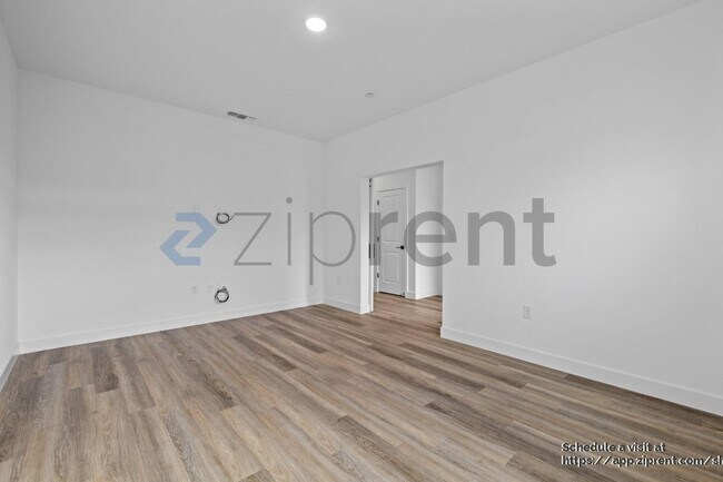 Building Photo - 365 Gold Coast Rd