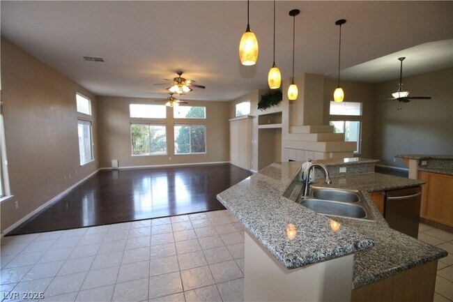 Building Photo - 1520 Vía Cassia