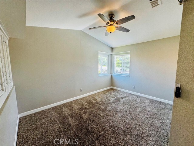 Building Photo - 39780 Oak Cliff Dr