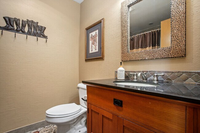 Building Photo - 1550 Amble Dr