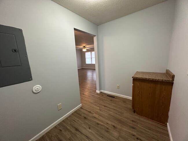 Building Photo - 104 W Davis St