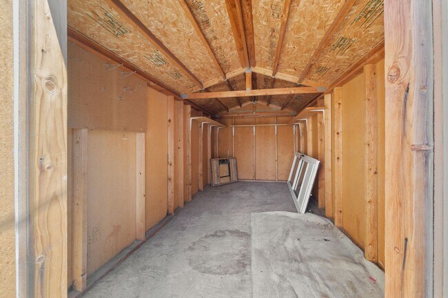 Building Photo - 2565 Pequop St