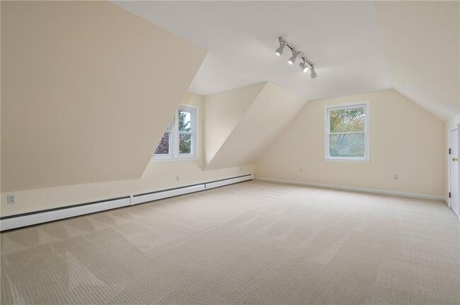 Building Photo - 43 Bluegrass Dr