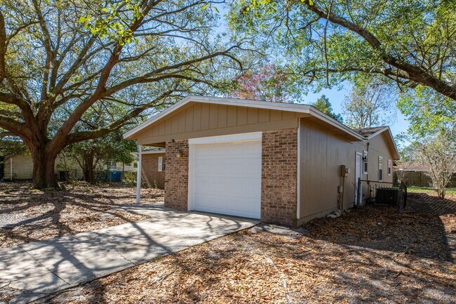 Building Photo - Great Rental in Heritage South!