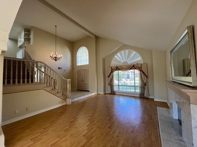 Building Photo - MOVE IN READY 5+4 in guard-gated Porter Ranch community!