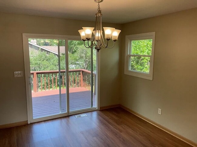 Building Photo - 6415 Londonderry Dr