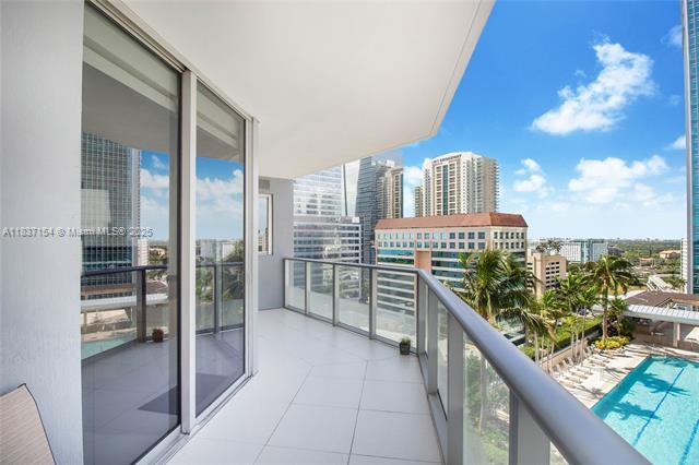 Building Photo - 1300 Brickell Bay Dr