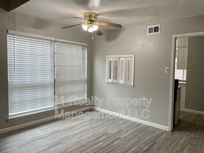 Building Photo - 13722 Flagstone Ln