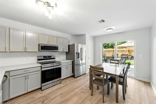 Building Photo - 5307 Apple Orchard Ln