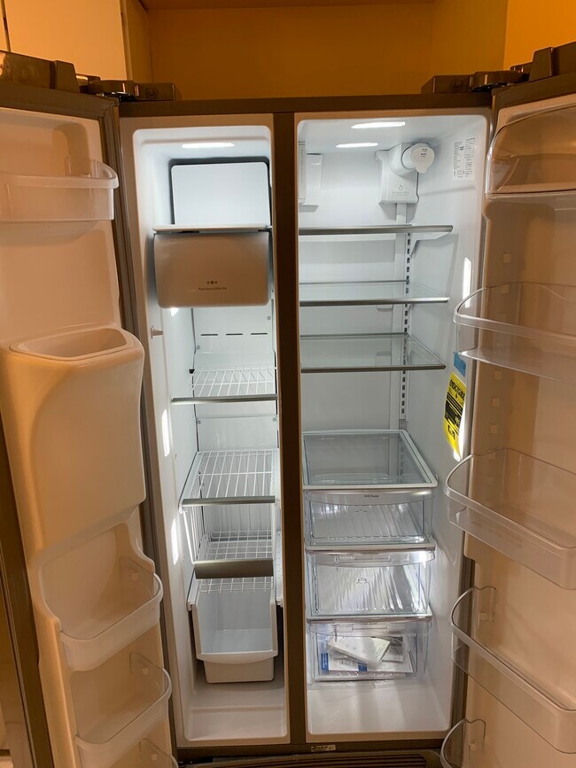 new Refridergerator - 4244 Mitchell Creek Dr