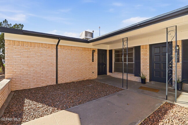 Building Photo - 7129 Orizaba Ave