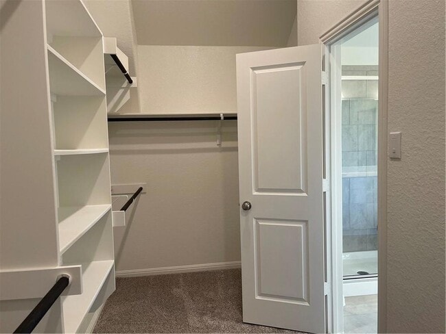 Building Photo - 208 Baralo St