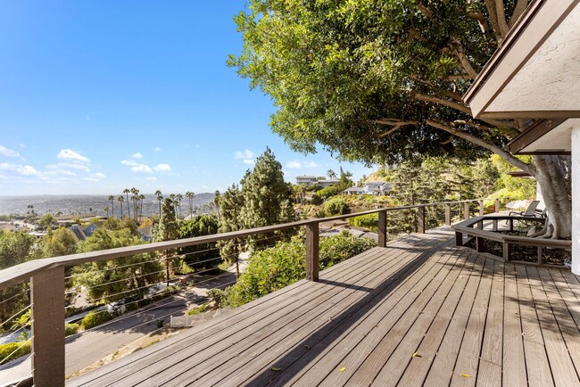 Building Photo - Ranch Style View Home on Mount Helix w/ Pool