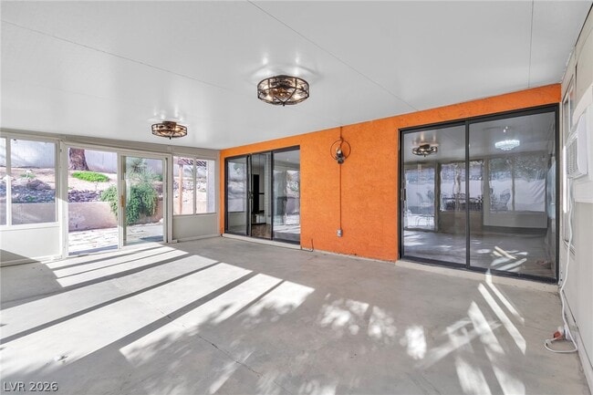 Building Photo - 2457 Swan Ln