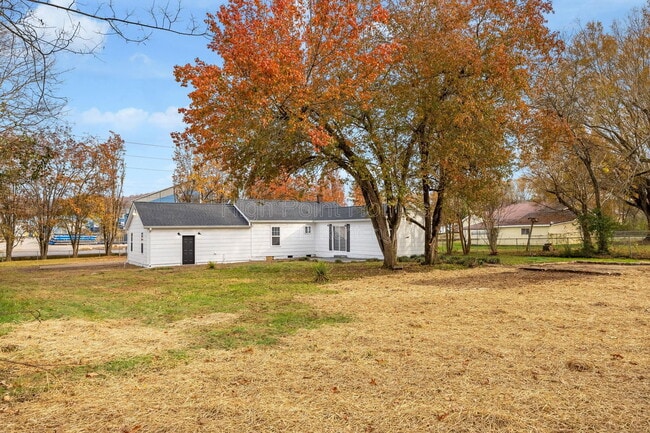 Building Photo - 1531 Wilson Rd