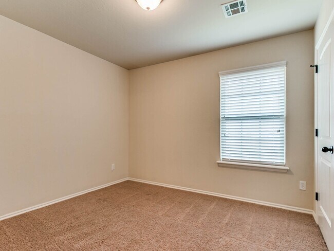 Building Photo - 3 Bed/2 Bath in Sonador of Montague Subdivision - Deer Creek Schools
