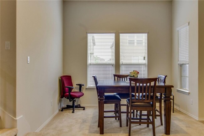 Building Photo - 16009 Hawthorne Heights Trail