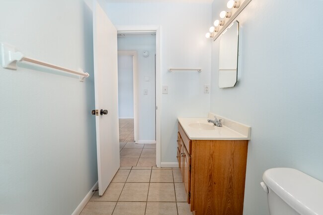 Building Photo - 1021 Apollo Beach Blvd