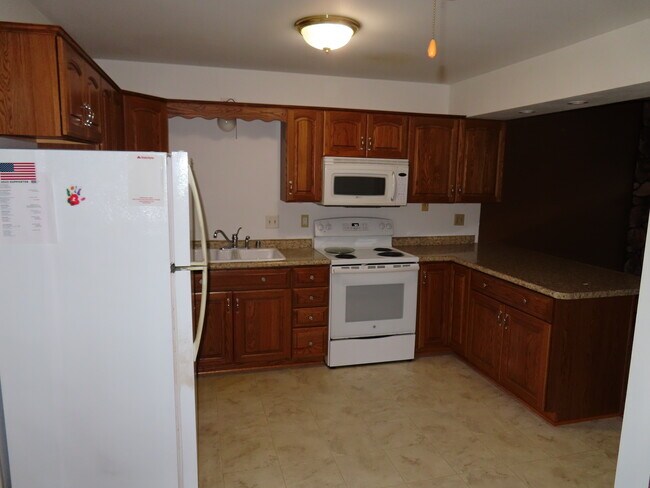 Building Photo - 5221 W Loomis Rd