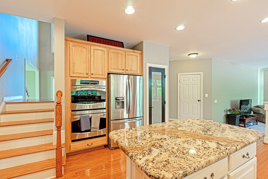 Building Photo - 47333 Middle Bluff Pl