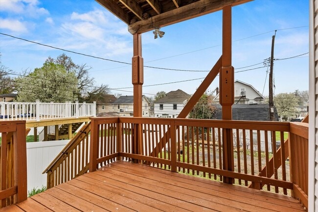 Building Photo - 6BR / 5BA Single-Family Home | 2,663 Sq Ft | Private Driveway | Deck | $4,200/mo Spacious 6-bedro...