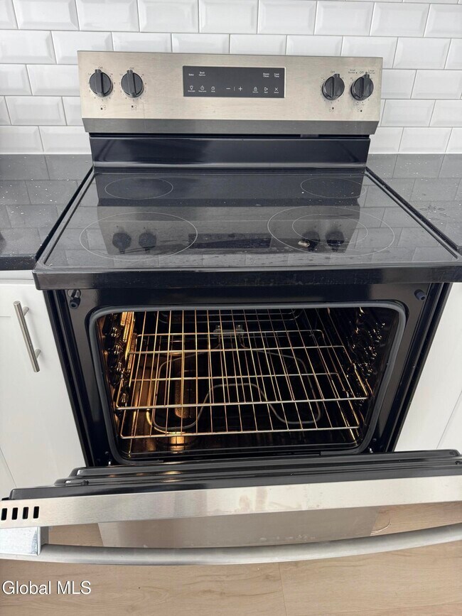 Building Photo - 445 5th Ave