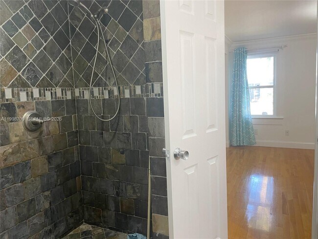 Building Photo - 258 SW 1st Ct