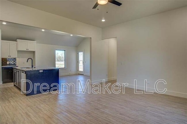 Building Photo - 138 Trimble Dr