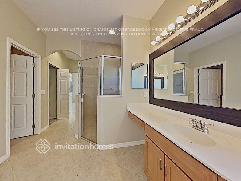 Building Photo - 9156 Lake Avon Dr