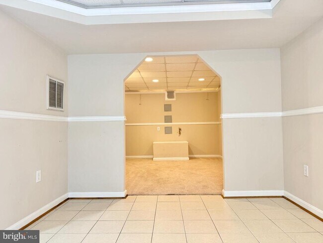 Building Photo - 9 Kimberly Dr