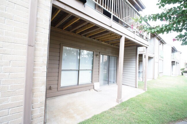 Building Photo - 8581 Sands Point Dr