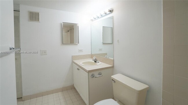 Building Photo - 8100 Geneva Ct