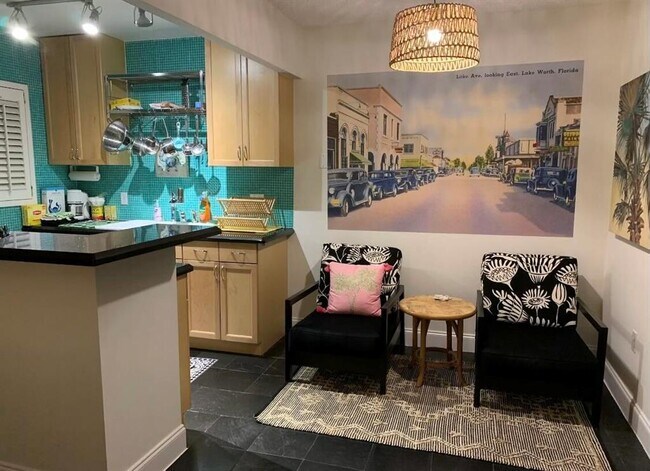 Building Photo - 30 S J St