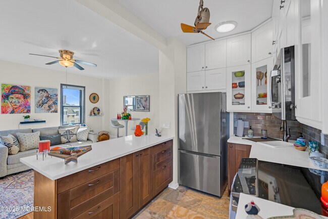 Building Photo - 400 Deal Lake Dr