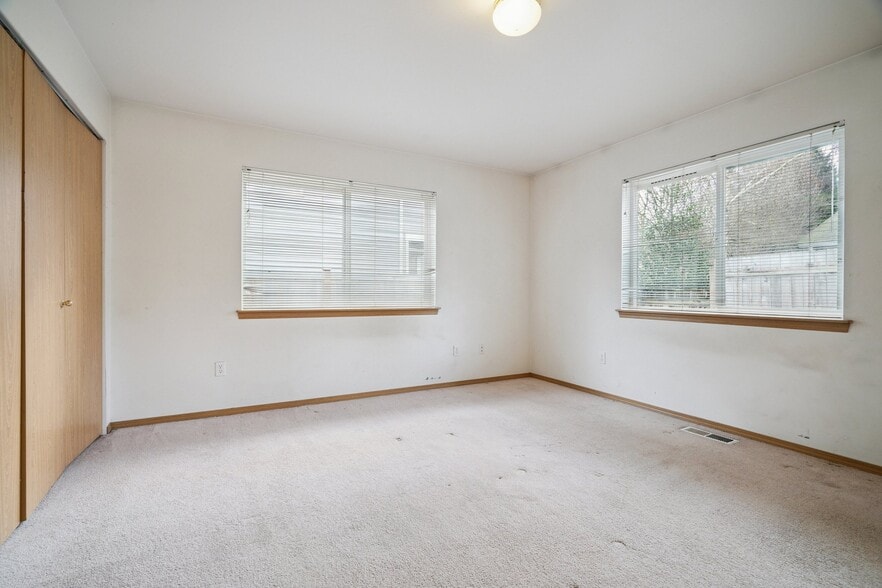 Building Photo - 15121 182nd Ave SE