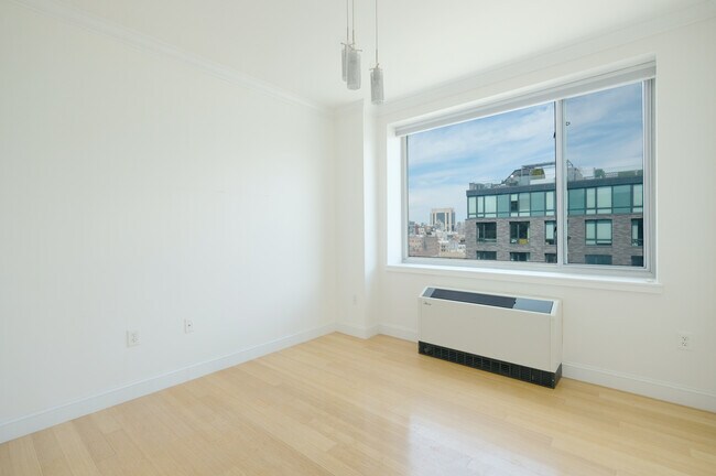 Building Photo - 40 W 116th St